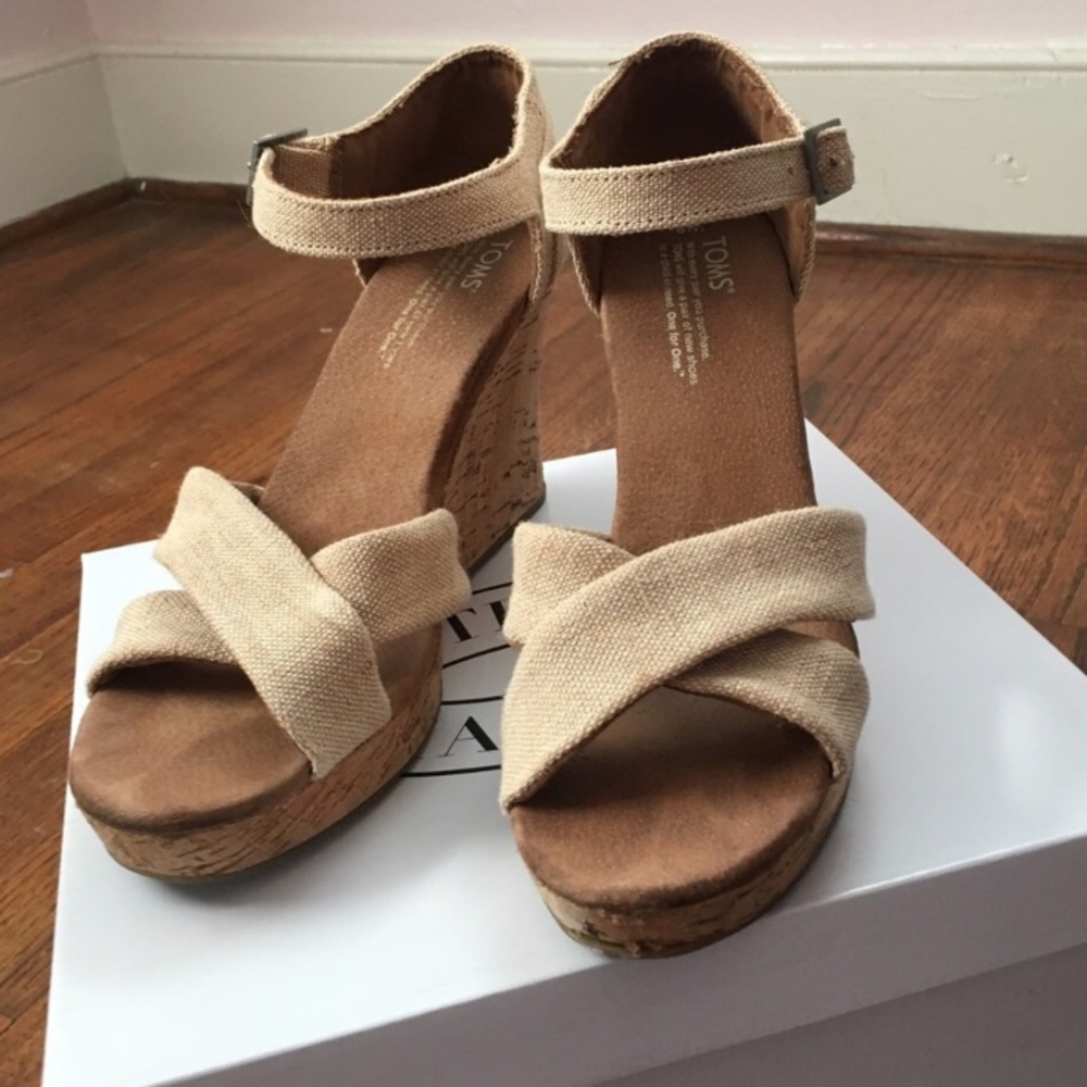 TOMS wedges